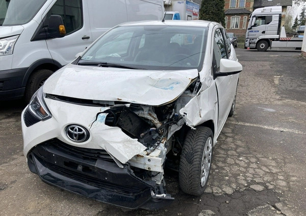 Toyota Aygo cena 21500 przebieg: 54000, rok produkcji 2020 z Syców małe 121